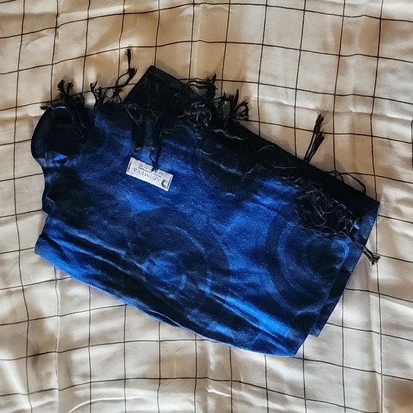 Bundle of scarves! - Picture 1 of 7